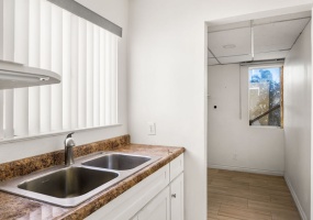 620 S Euclid, Anaheim, Orange, California, United States 92802, 4 Rooms Rooms,2 BathroomsBathrooms,Office,For sale,S Euclid,1064